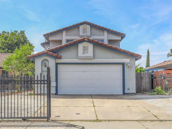 8104 Port Royale Way, Sacramento, CA 95823