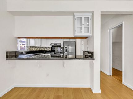 8104 Port Royale Way, Sacramento, CA 95823 Photo