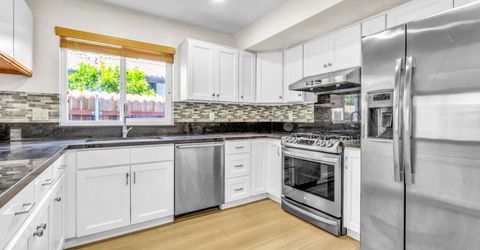 8104 Port Royale Way, Sacramento, CA 95823 Photo