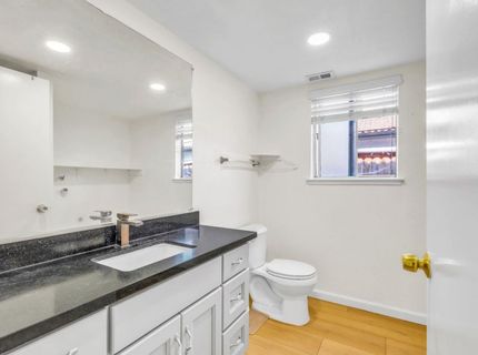 8104 Port Royale Way, Sacramento, CA 95823 Photo