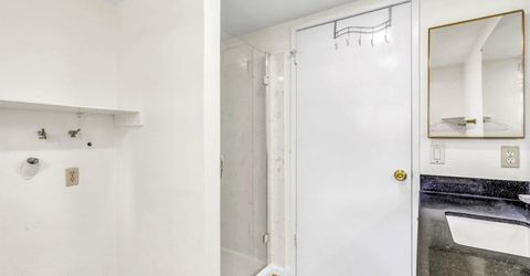 8104 Port Royale Way, Sacramento, CA 95823 Photo