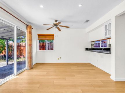 8104 Port Royale Way, Sacramento, CA 95823 Photo