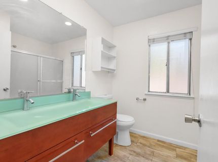 8104 Port Royale Way, Sacramento, CA 95823 Photo