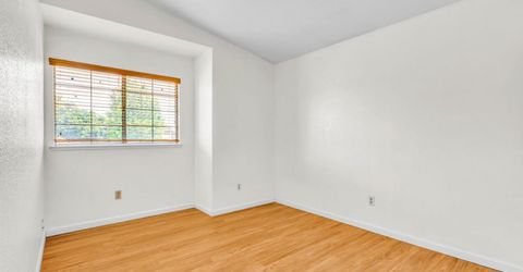 8104 Port Royale Way, Sacramento, CA 95823 Photo