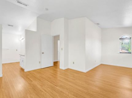 8104 Port Royale Way, Sacramento, CA 95823 Photo