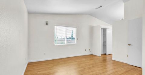 8104 Port Royale Way, Sacramento, CA 95823 Photo