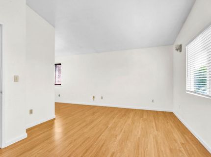 8104 Port Royale Way, Sacramento, CA 95823 Photo