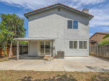 8104 Port Royale Way, Sacramento, CA 95823 Photo