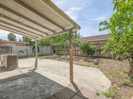 8104 Port Royale Way, Sacramento, CA 95823 Photo