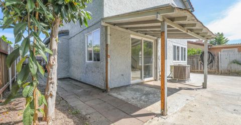 8104 Port Royale Way, Sacramento, CA 95823 Photo