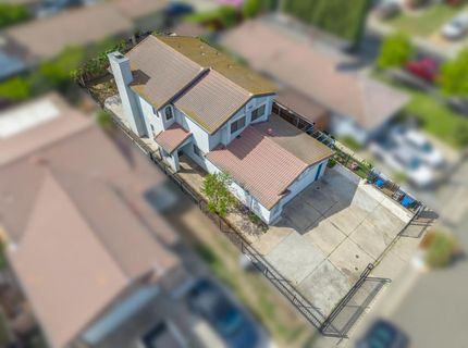 8104 Port Royale Way, Sacramento, CA 95823 Photo