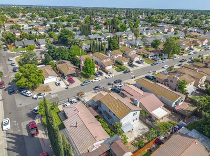 8104 Port Royale Way, Sacramento, CA 95823 Photo