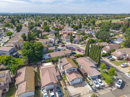 8104 Port Royale Way, Sacramento, CA 95823 Photo