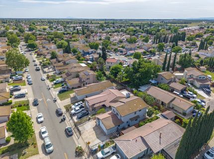 8104 Port Royale Way, Sacramento, CA 95823 Photo