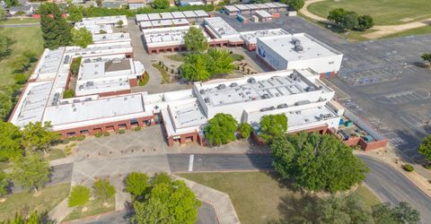 8104 Port Royale Way, Sacramento, CA 95823 Photo