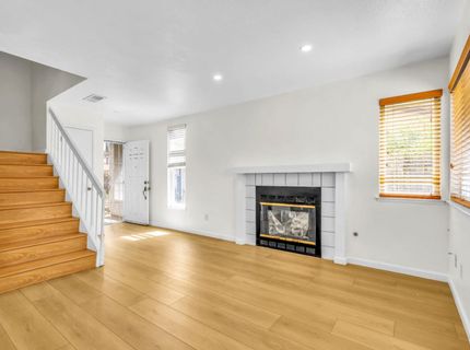 8104 Port Royale Way, Sacramento, CA 95823 Photo