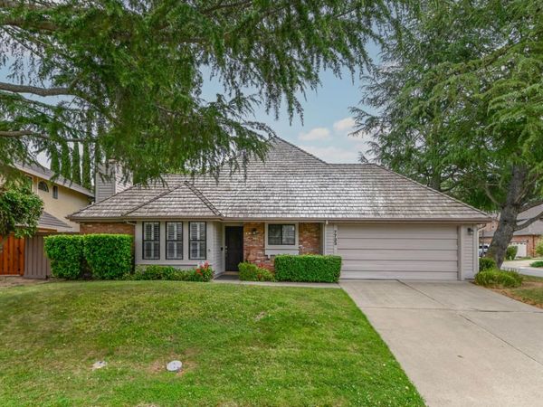 7733 Rio Barco Way, Sacramento, CA 95831