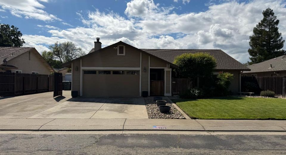 1375 Briarwood Ave, Escalon, CA 95320 Photo