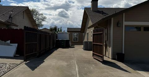1375 Briarwood Ave, Escalon, CA 95320 Photo