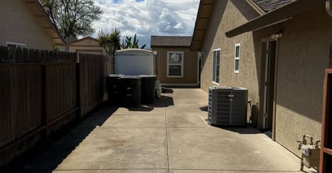 1375 Briarwood Ave, Escalon, CA 95320 Photo