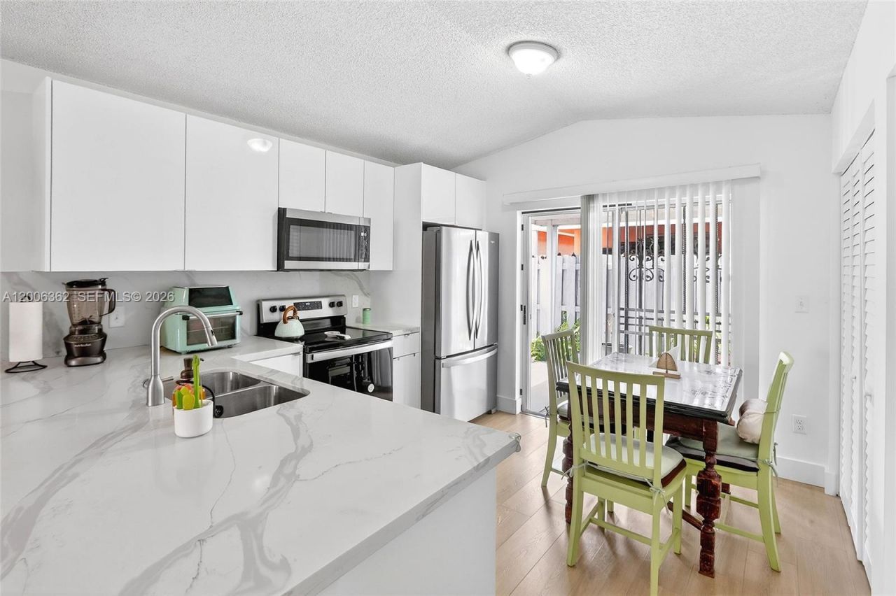 2238 W 74th Ter , Unit 39C, Hialeah, FL 33016 Photo