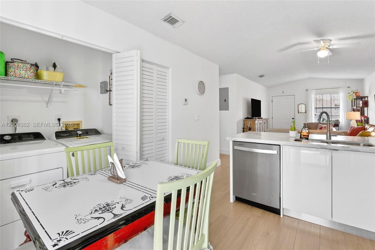 2238 W 74th Ter , Unit 39C, Hialeah, FL 33016 Photo