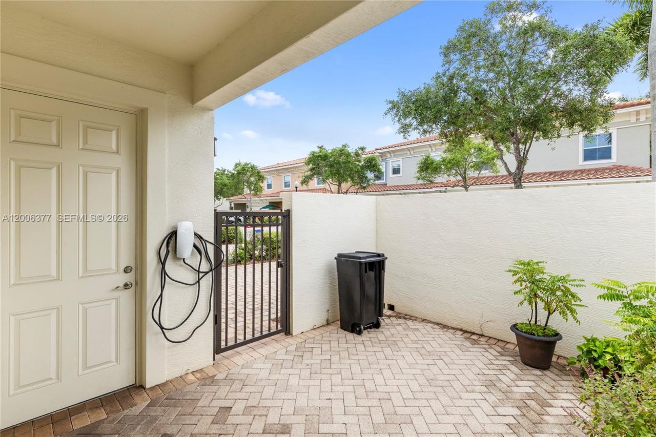 3150 NW 126th Ave, Sunrise, FL 33323 Photo