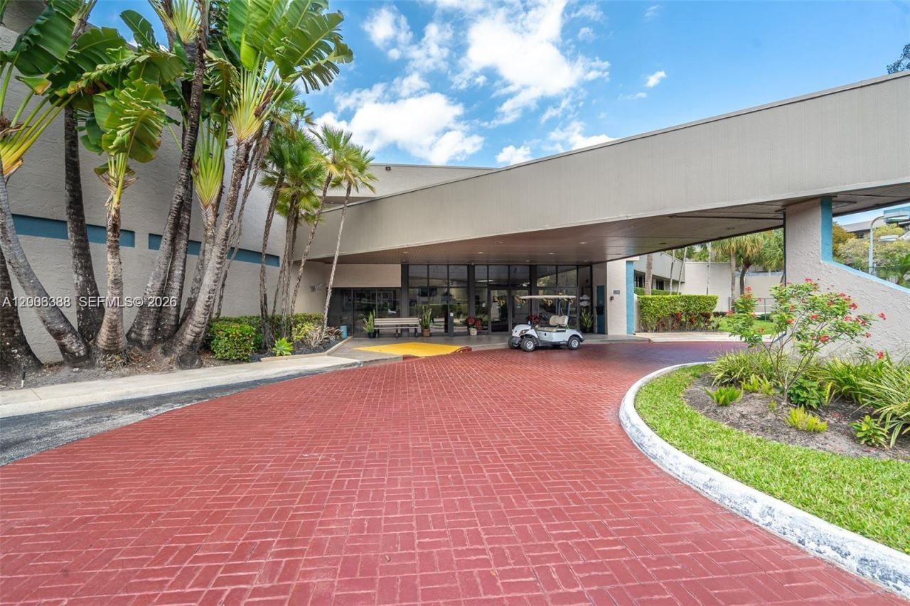 1100 Colony Point Cir, Unit 421, Pembroke Pines, FL 33026 Photo