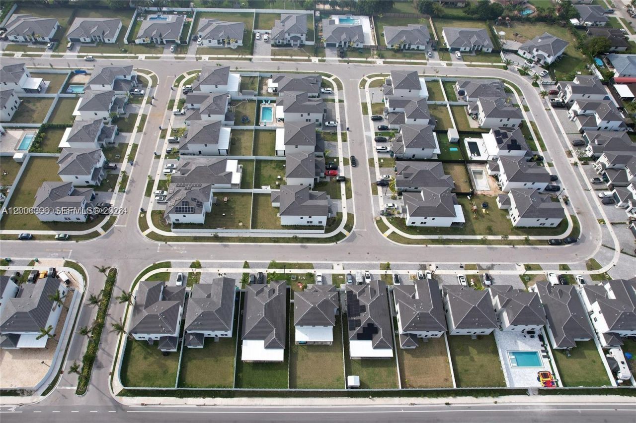 12729 SW 211th St , Unit 1, Miami, FL 33177 Photo