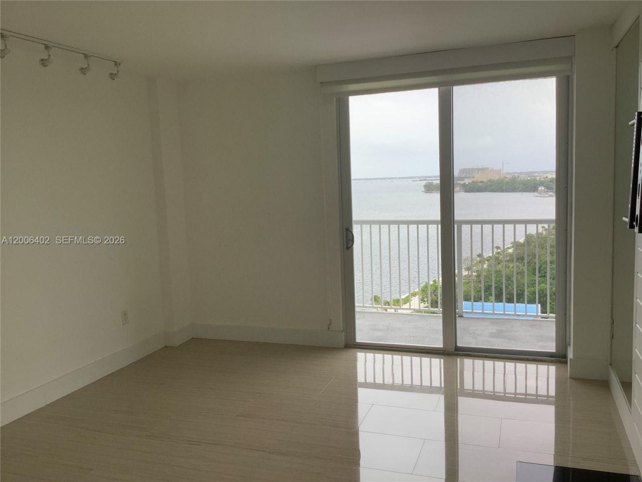 150 SE 25th Rd , Unit 14H, Miami, FL 33129 Photo