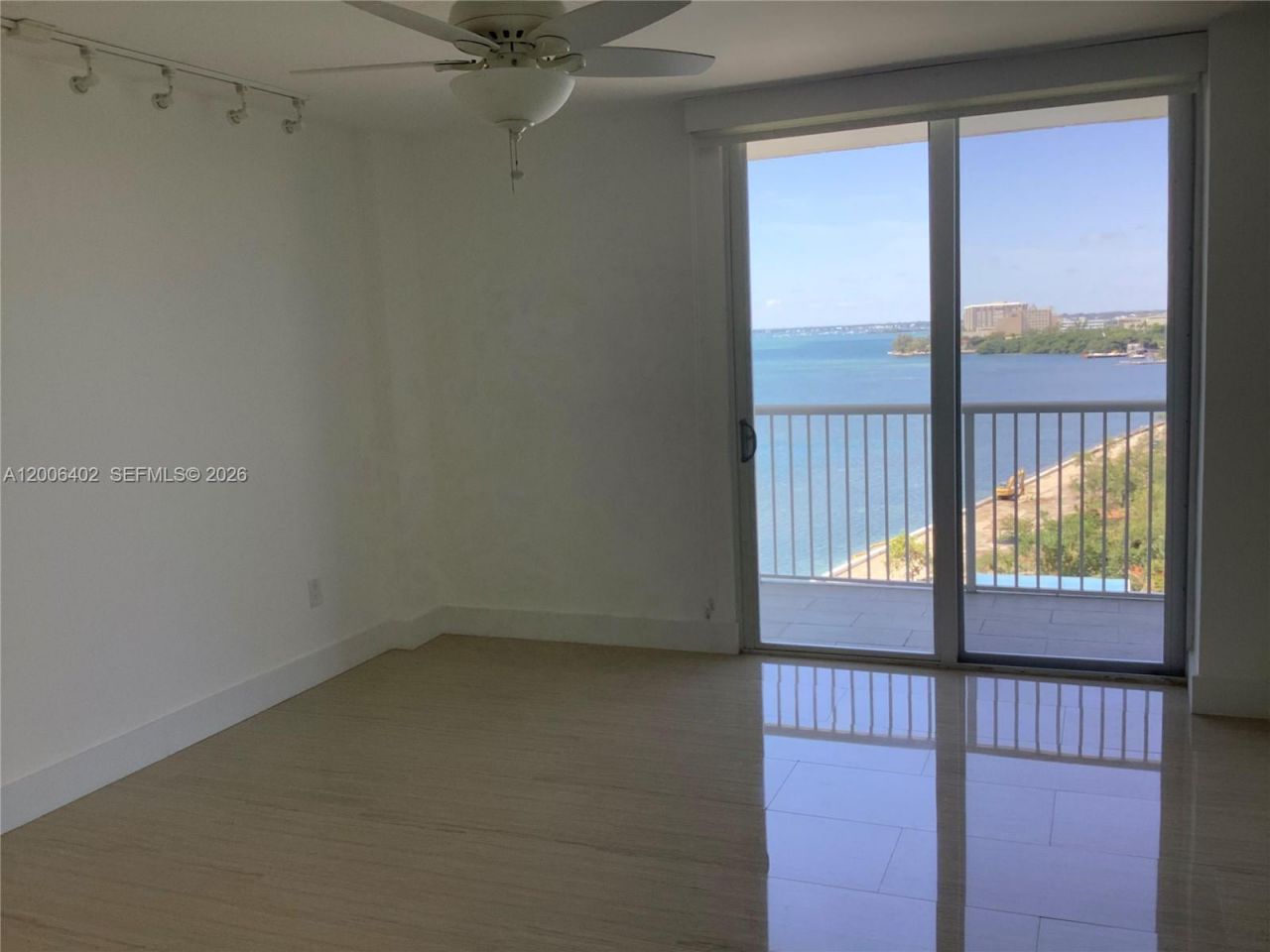 150 SE 25th Rd , Unit 14H, Miami, FL 33129 Photo