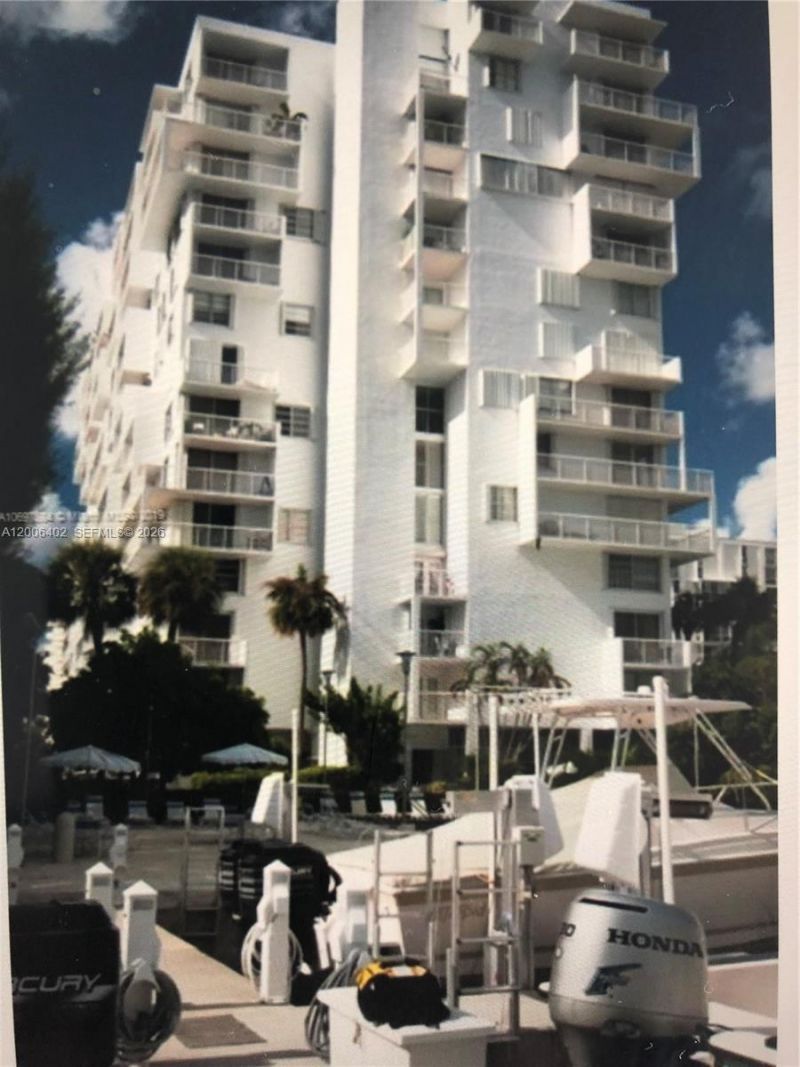 150 SE 25th Rd , Unit 14H, Miami, FL 33129 Photo