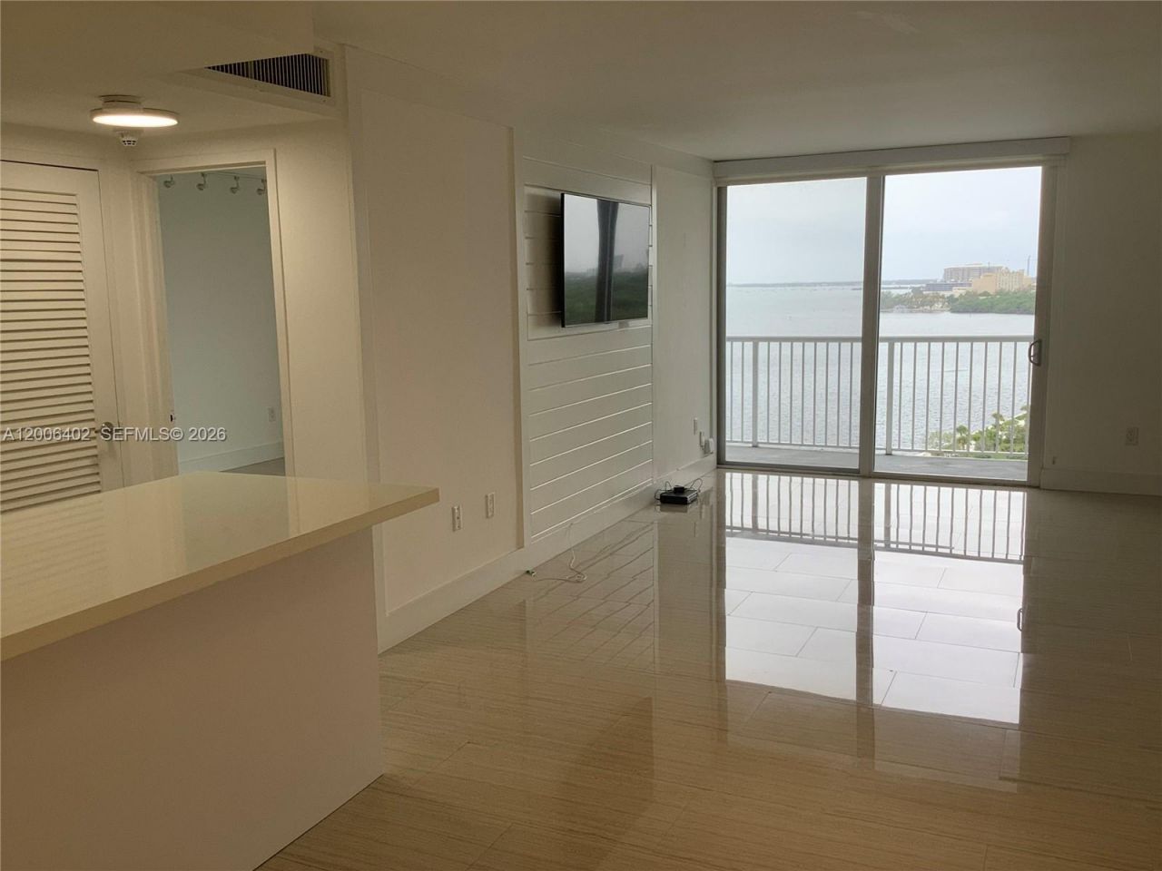 150 SE 25th Rd , Unit 14H, Miami, FL 33129 Photo