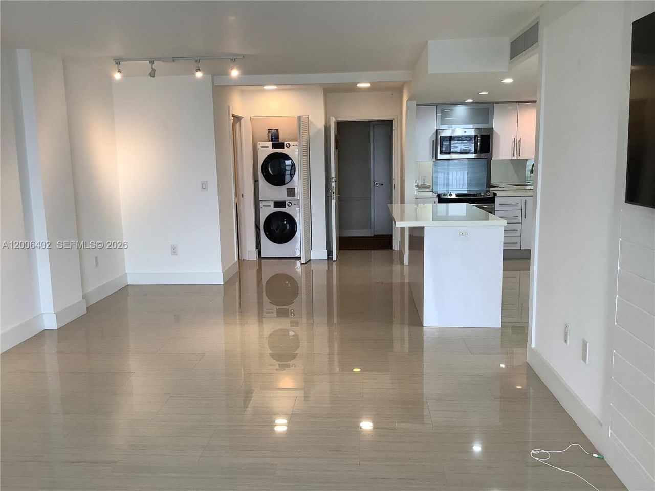 150 SE 25th Rd , Unit 14H, Miami, FL 33129 Photo