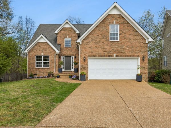 2122 Ieper Dr , Spring Hill, TN 37174