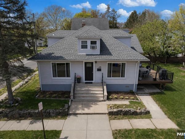 138 Summit Avenue, NEW MILFORD, NJ 07646
