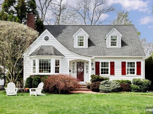 70 Ridge Road, GLEN ROCK, NJ 07452