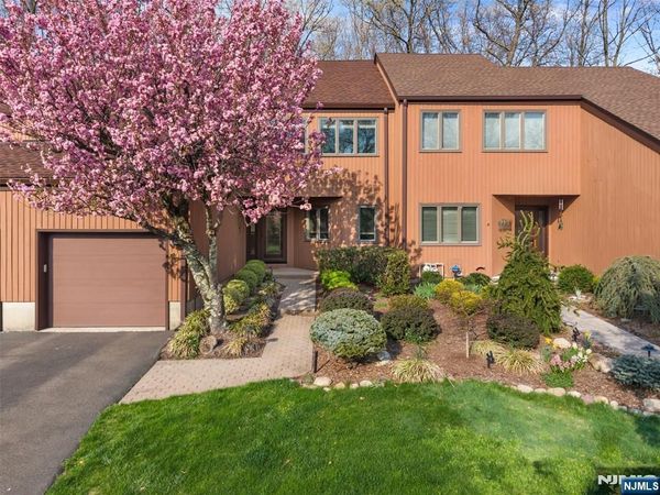 19 Indian Field Court, MAHWAH, NJ 07430