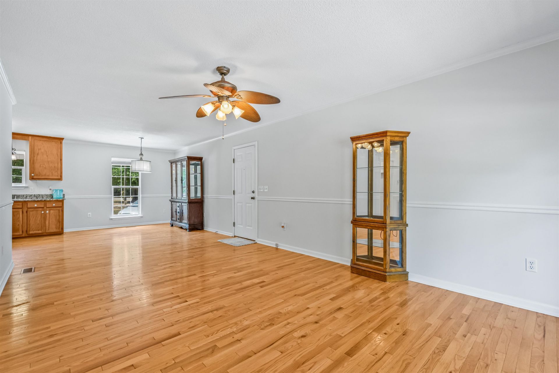 77 Oak Hill Dr.  Photo 12