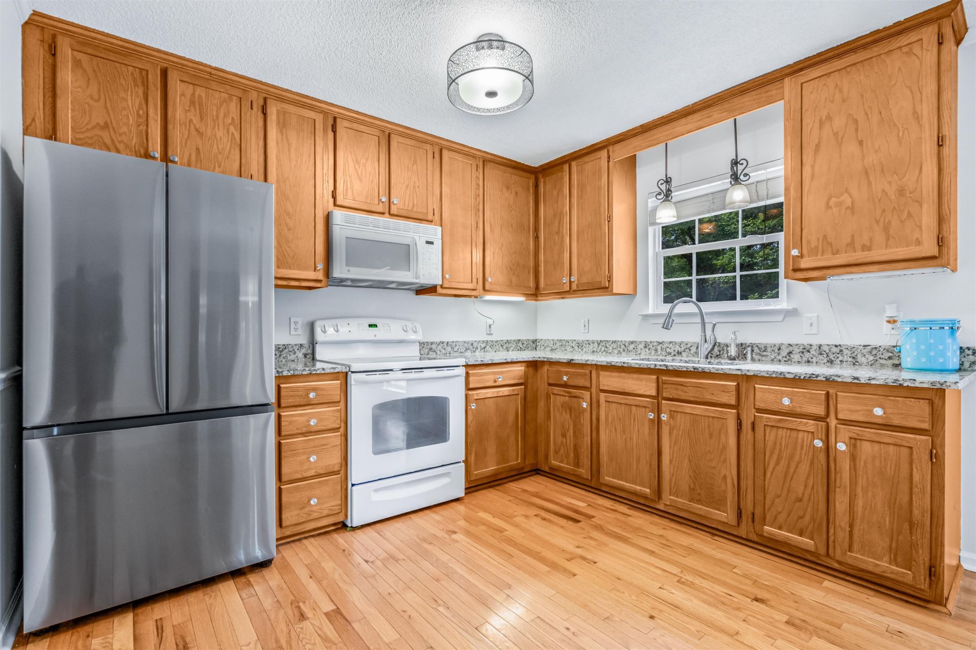 77 Oak Hill Dr.  Photo 18