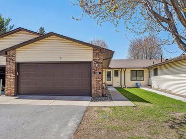 8582 134th Street W, Apple Valley, MN 55124