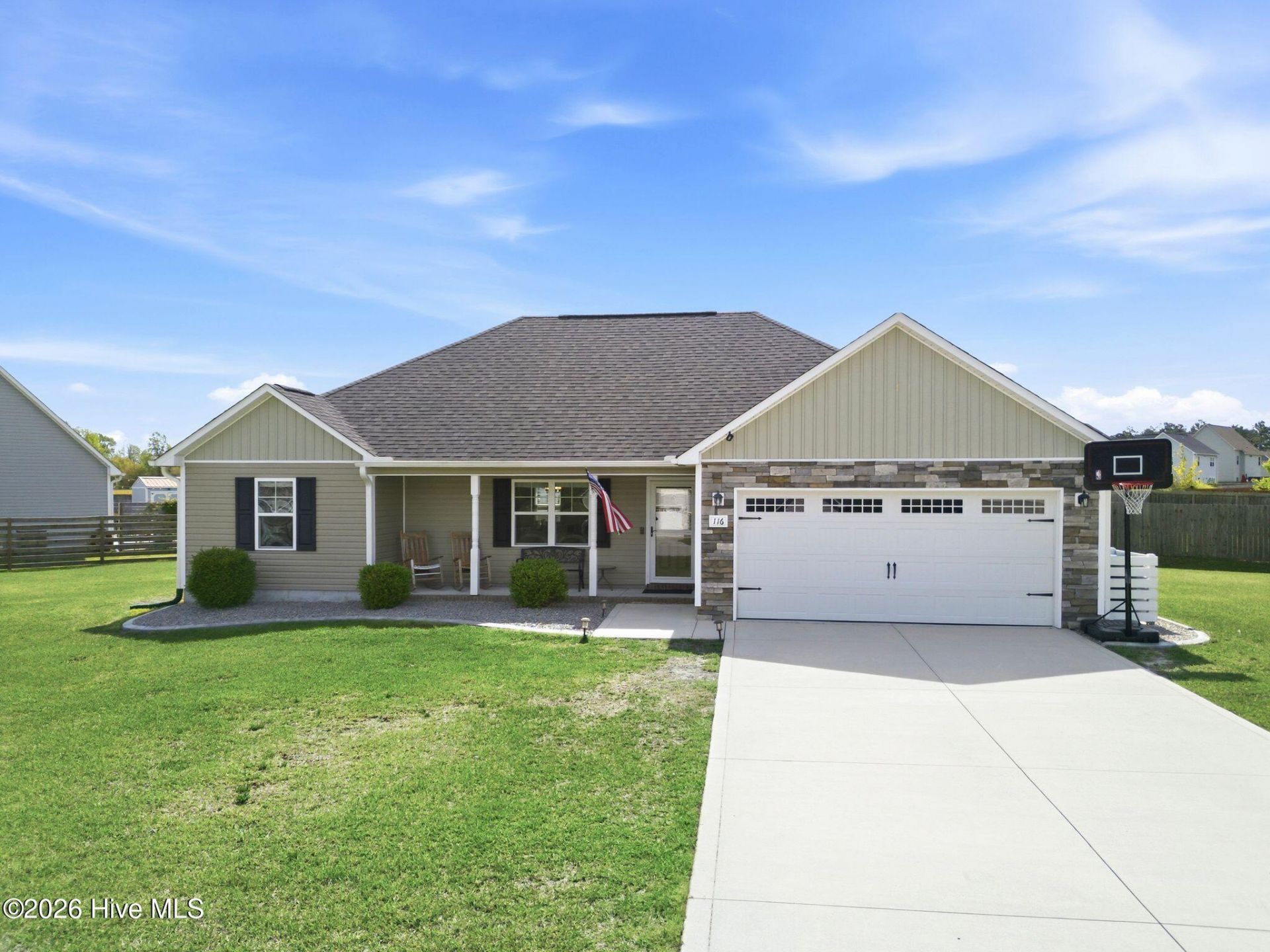 116 Bridgeport Drive, Sneads Ferry, NC 28460 Main Photo