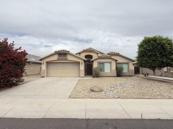5662 W DESERT JEWEL Drive, Glendale, AZ 85302