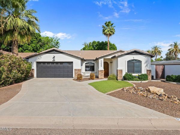 5233 N 15TH Street, Phoenix, AZ 85014