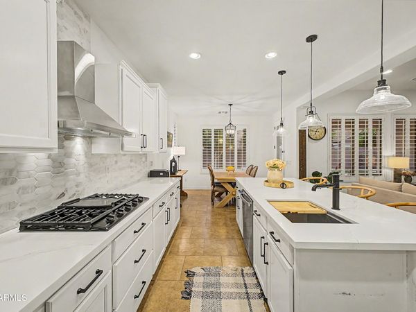 3853 E COMSTOCK Drive, Gilbert, AZ 85296
