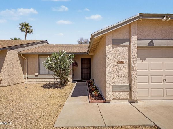 1946 E GRANDVIEW Drive, Phoenix, AZ 85022