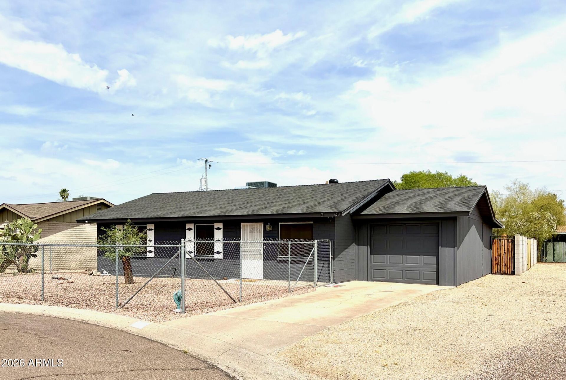8211 N 8th Place N, Phoenix, AZ 85020 Main Photo