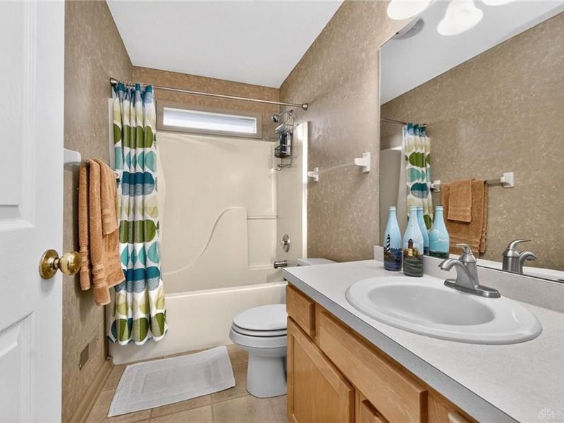 1576 Rockleigh Road, Washington Township, OH 45458 Photo 23