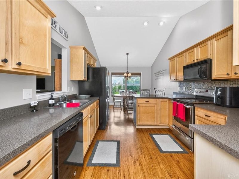 1576 Rockleigh Road, Washington Township, OH 45458 Photo 4