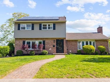 12 MAGNOLIA COURT, DOUGLASSVILLE, PA 19518